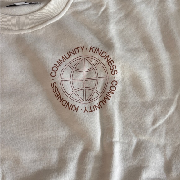 Amazon Women’s size 4X ivory Crewneck Sweatshirt Cropped Community Kindness new - Picture 2 of 5